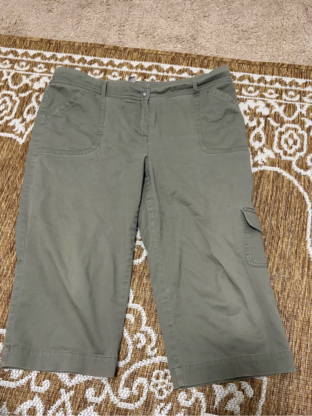 Chicos Womens Green Utility Cargo Cropped Pants Size 2 /L/12